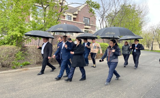 17.保利物业观摩团参观永信贵宾会217·美邑园区_副本.jpg