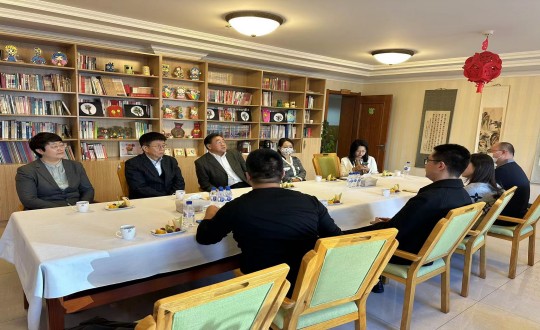 17.王岩董事长接待推想医疗创始人陈宽一行_副本.jpg 17.王岩董事长接待推想医疗创始人陈宽一行_副本.jpg